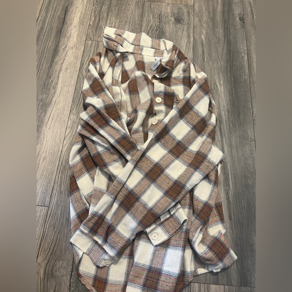 Tops - 💛🦢5 FOR $10!!! 🦢💛 Women’s Plaid Button-Up Shirt - Cream & Brown